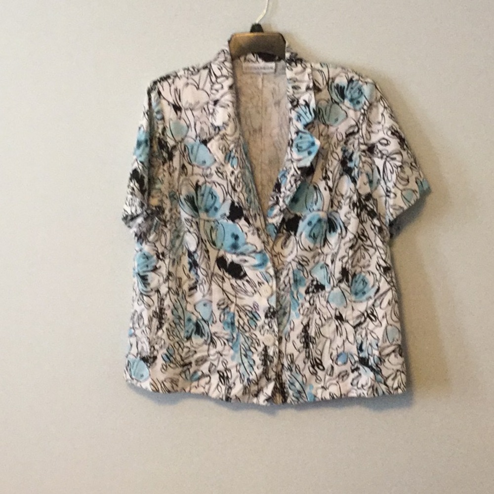 Summer short sleeved jacket